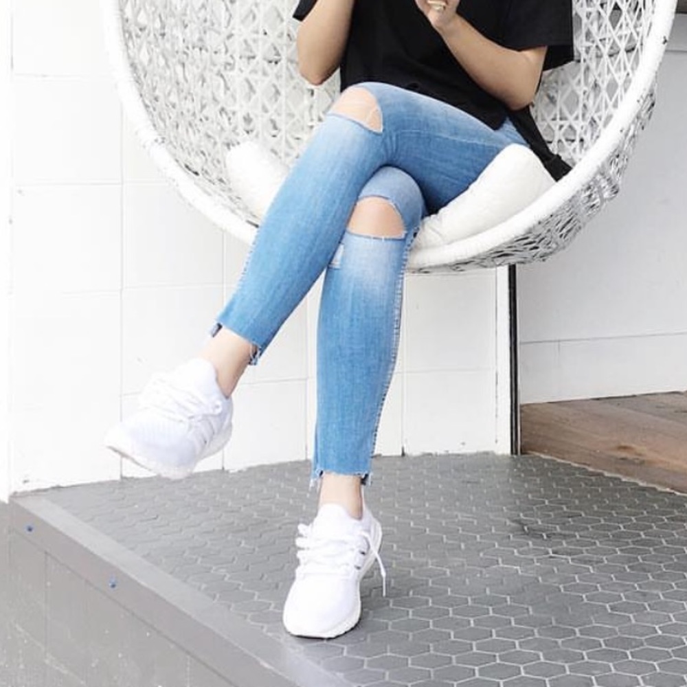H&M Light Wash Skinny Jeans Distressed